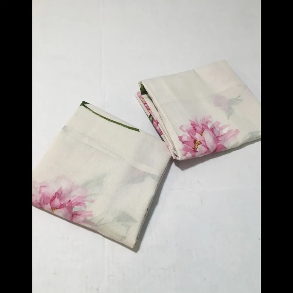 NWOT Westpoint Stevens Floral Std. Shams Pair Cottage Rose~Cotton bh.